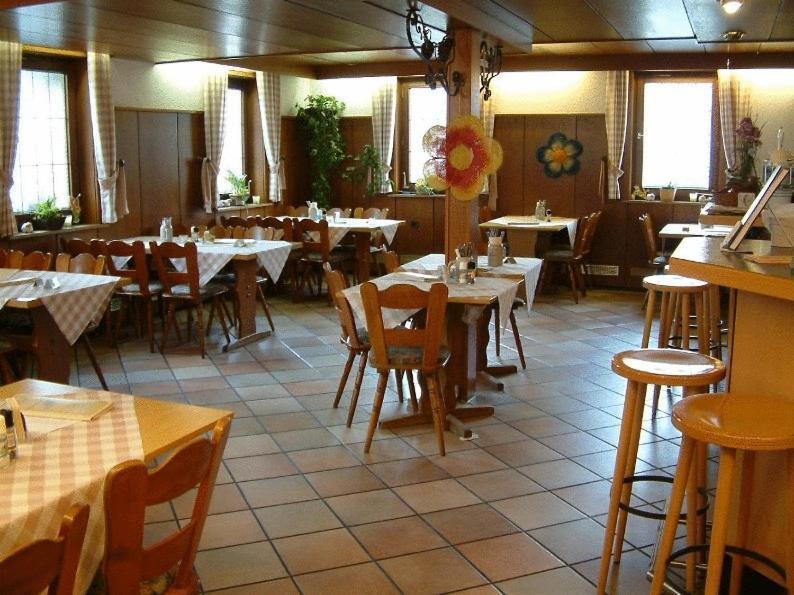 Landgasthaus Kreuz beim Tom Rastatt Exterior foto
